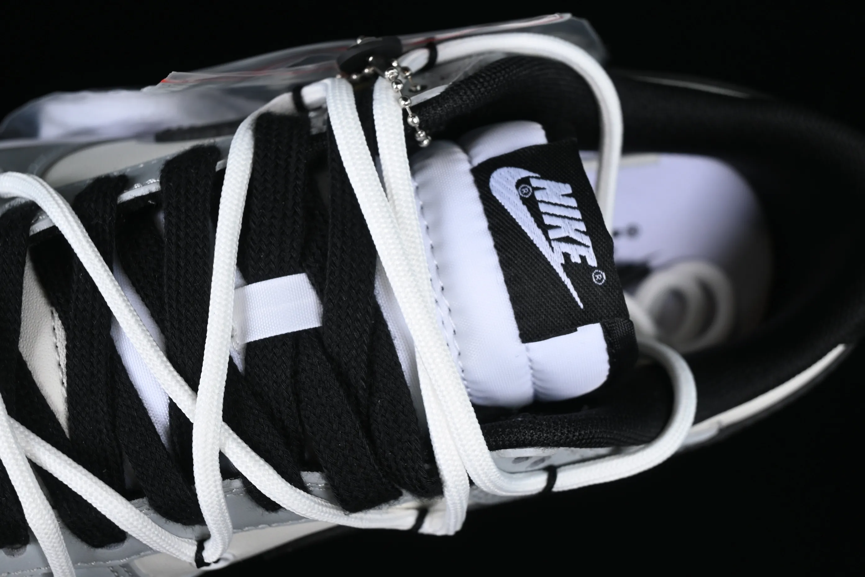 All Categories Nk SB Dunk Series Nk SB Dunk Low Low-top sneakers Nk Dunk Low Panda Prank-The Art of Love SB strappy low-top casual sneakers DD1391-100